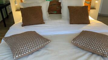 1 camera, Wi-Fi, lenzuola