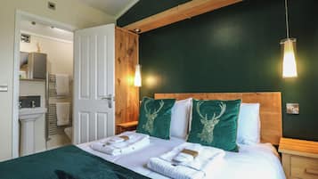 2 bedrooms, individually decorated, individually furnished, free WiFi