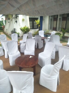 Daily English breakfast for a fee