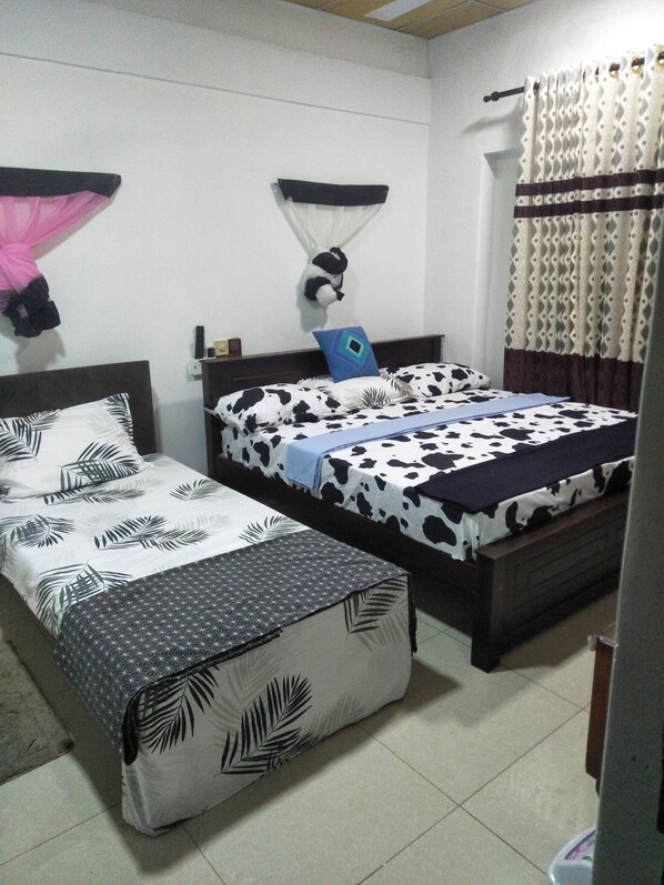 Free WiFi, bed sheets