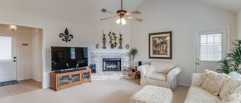 智能电视、办公室