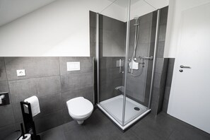 Toilet paper - Modern vacation apartment directly on the Friesensee "Strandbox Nord" (Wittmund)