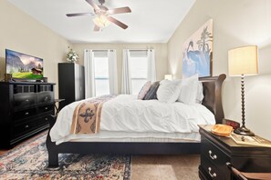 3 bedrooms, desk, iron/ironing board, free WiFi