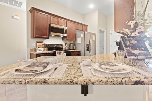 Plush Beds|High-Speed Wi-Fi| Workspace