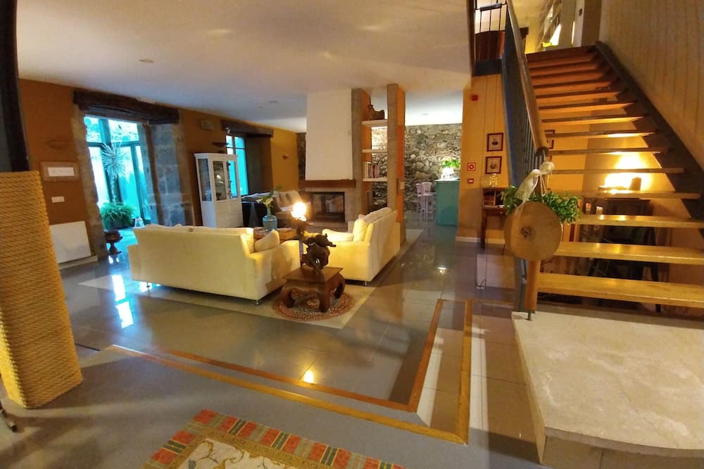 La Villa de Palacios