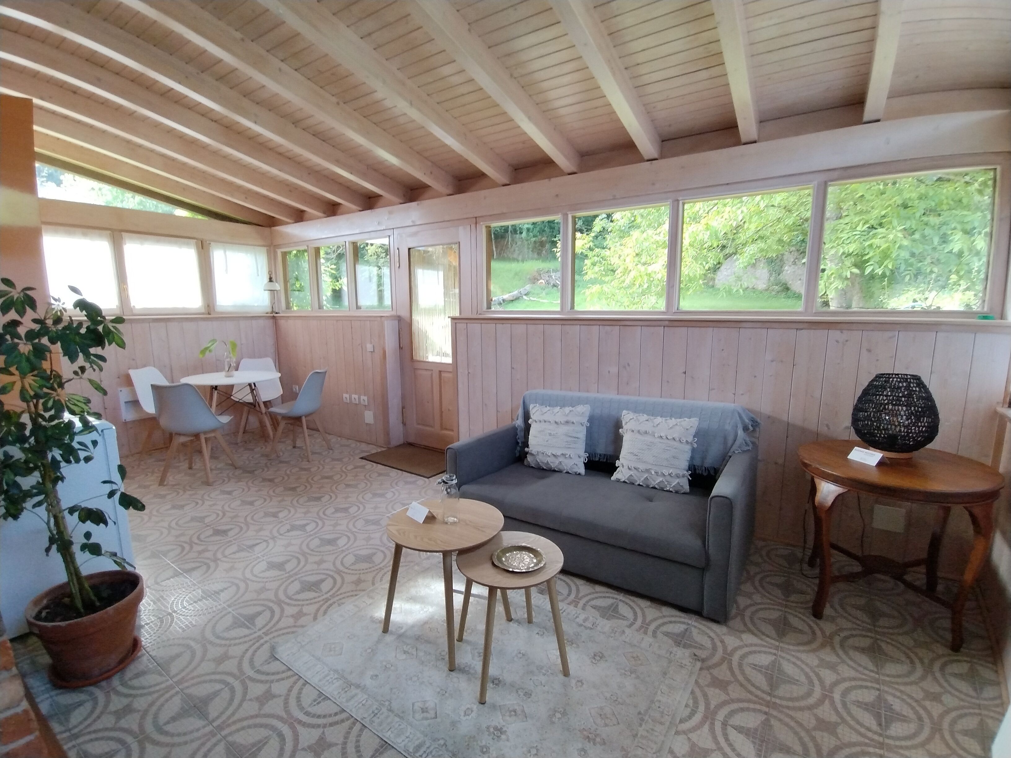 Suite junior | Zona de estar | Una televisión