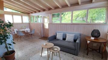 Suite junior | Zona de estar | Una televisión