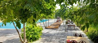Green Apple Hotel