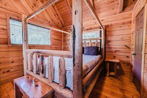 Cabin, Multiple Beds, Hot Tub, Mountain View | 2 bedrooms, individually decorated, individually furnished, free WiFi - Budro's Bungalow (Townsend)