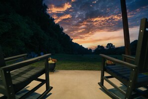 المنطقة المحيطة بالمنشأة