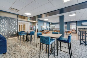 Dining - Stunning Summer Studio with AC & Parking :Breckenridge Getaway (Breckenridge)