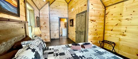 2 bedrooms, individually decorated, individually furnished, free WiFi