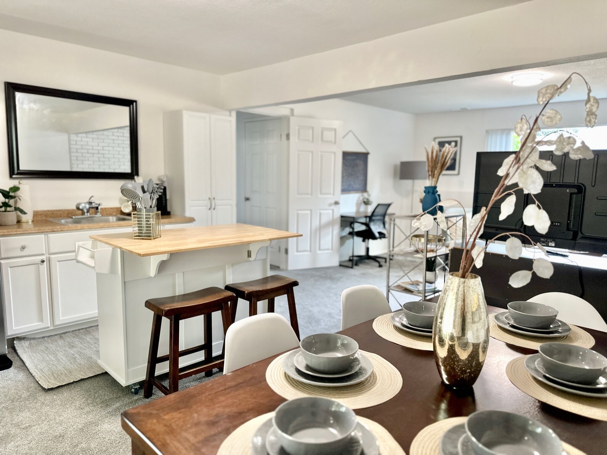 ✨Stylish & Comfortable 3BR Home 5Mins to Washinton Square! ✨