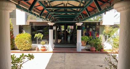 Hotel Plaza Mazari