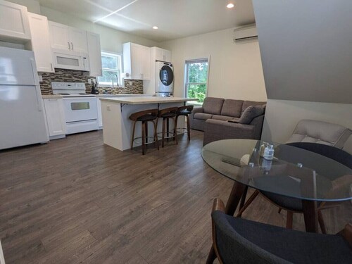 Discounted Stays | 2BR | Dog-Friendly | King | A/C