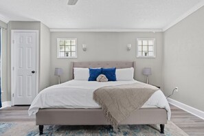 4 Schlafzimmer, Bügeleisen/Bügelbrett, Reisekinderbett, WLAN