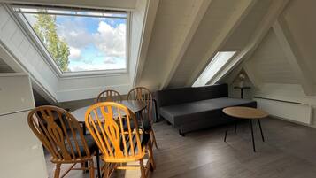 Apartment, 1 Bedroom, Smoking, City View | Living area