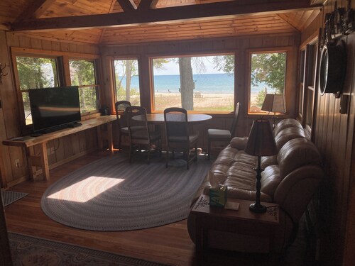 R&S Lakeside Cottage  Beautiful Large Sand Beach Door County Limestone Fireplace