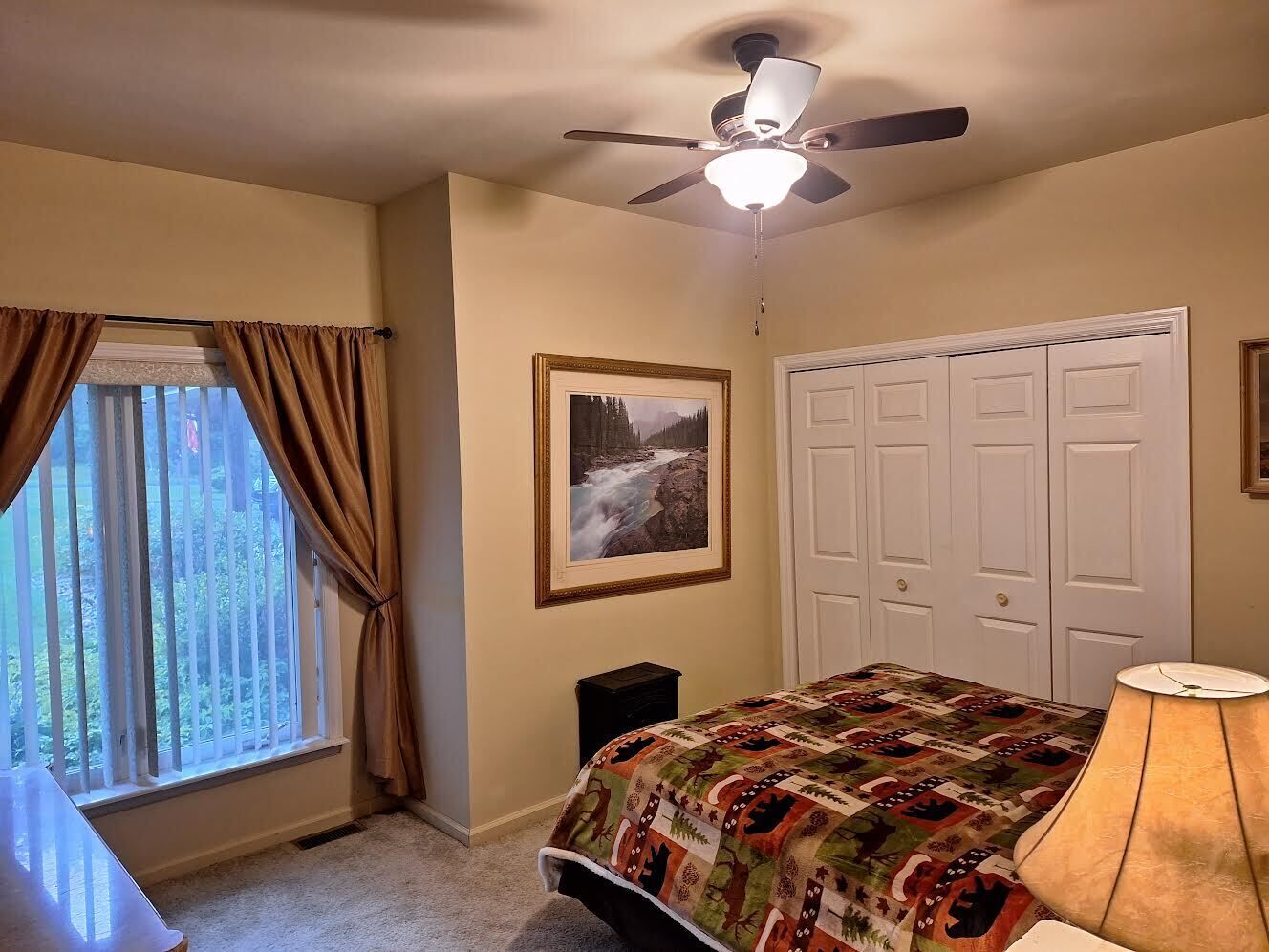 Spacious Water's Edge Suite Efficiency- in the center of all attractions! 