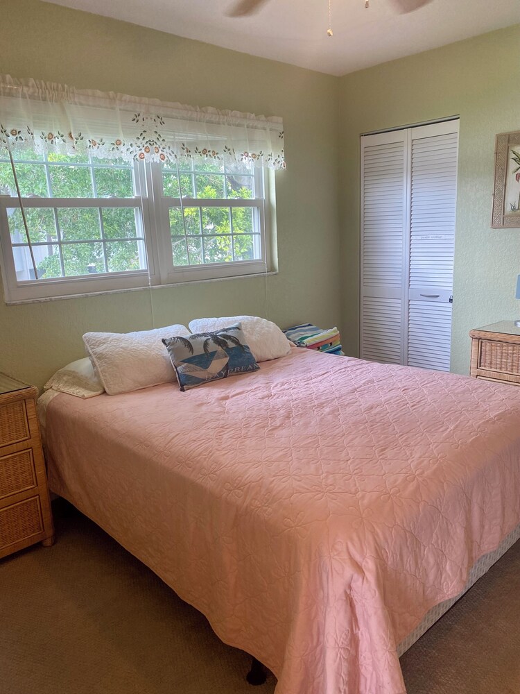 Waterfront 2 bed/2bath on Isle of Capri Treasure Island Vrbo