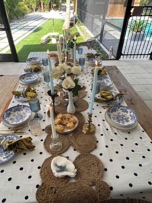 Outdoor dining - Spacious Family Retreat with Pool Gym Sauna Pickleball and Guest Suite SLEEPS 16 (Naples)