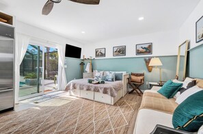 6 bedrooms, in-room safe, desk, iron/ironing board