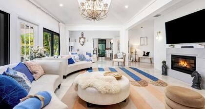 Spacious Family Retreat with Pool Gym Sauna Pickleball and Guest Suite SLEEPS 16