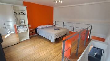 3 bedrooms, WiFi, bed sheets