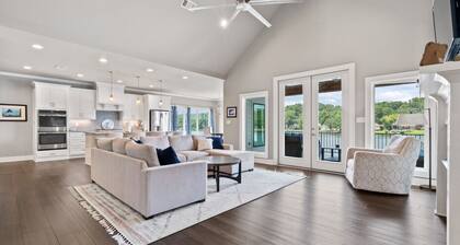 Lake Hamilton Gem w/Boat Dock