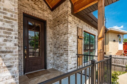 Lake Hamilton Gem w/Boat Dock