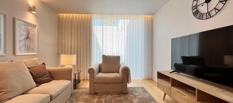 Nomad s Lux - 2bdr Almada Private Porto