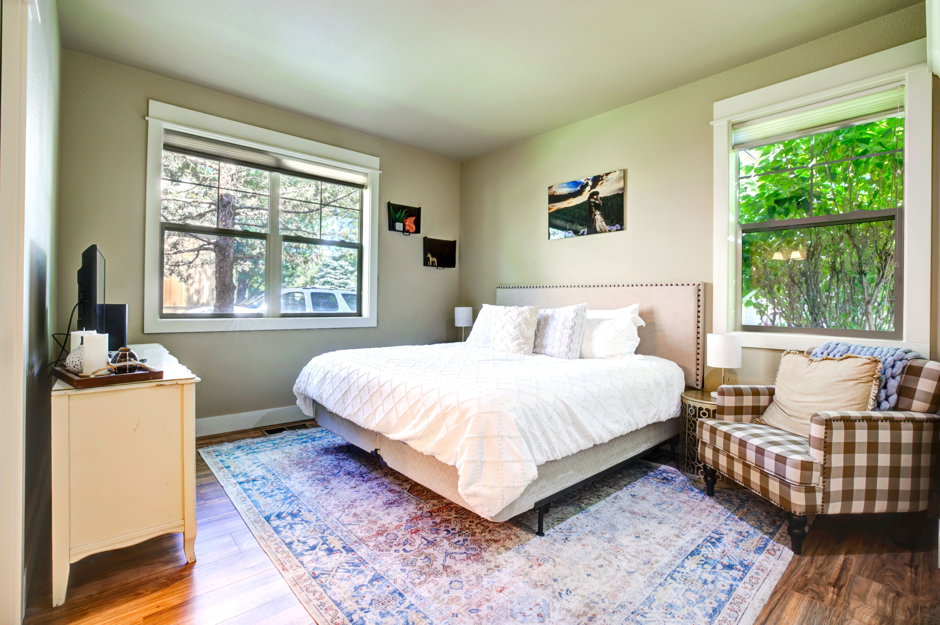 3 bedrooms, desk, iron/ironing board, free WiFi