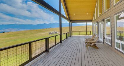 Mountain & Lake View: Rexford Estate on 28 Acres!