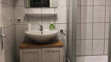 Room, 1 Bedroom, City View | Bathroom shower