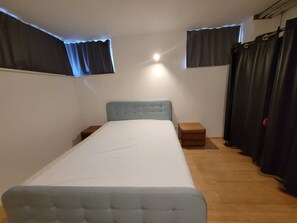 2 soverom, strykejern/-brett, wi-fi og sengetøy