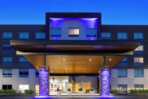Exterior - Holiday Inn Express & Suites Waynesboro East by IHG (Waynesboro)
