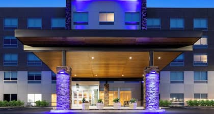 Holiday Inn Express & Suites Waynesboro East by IHG
