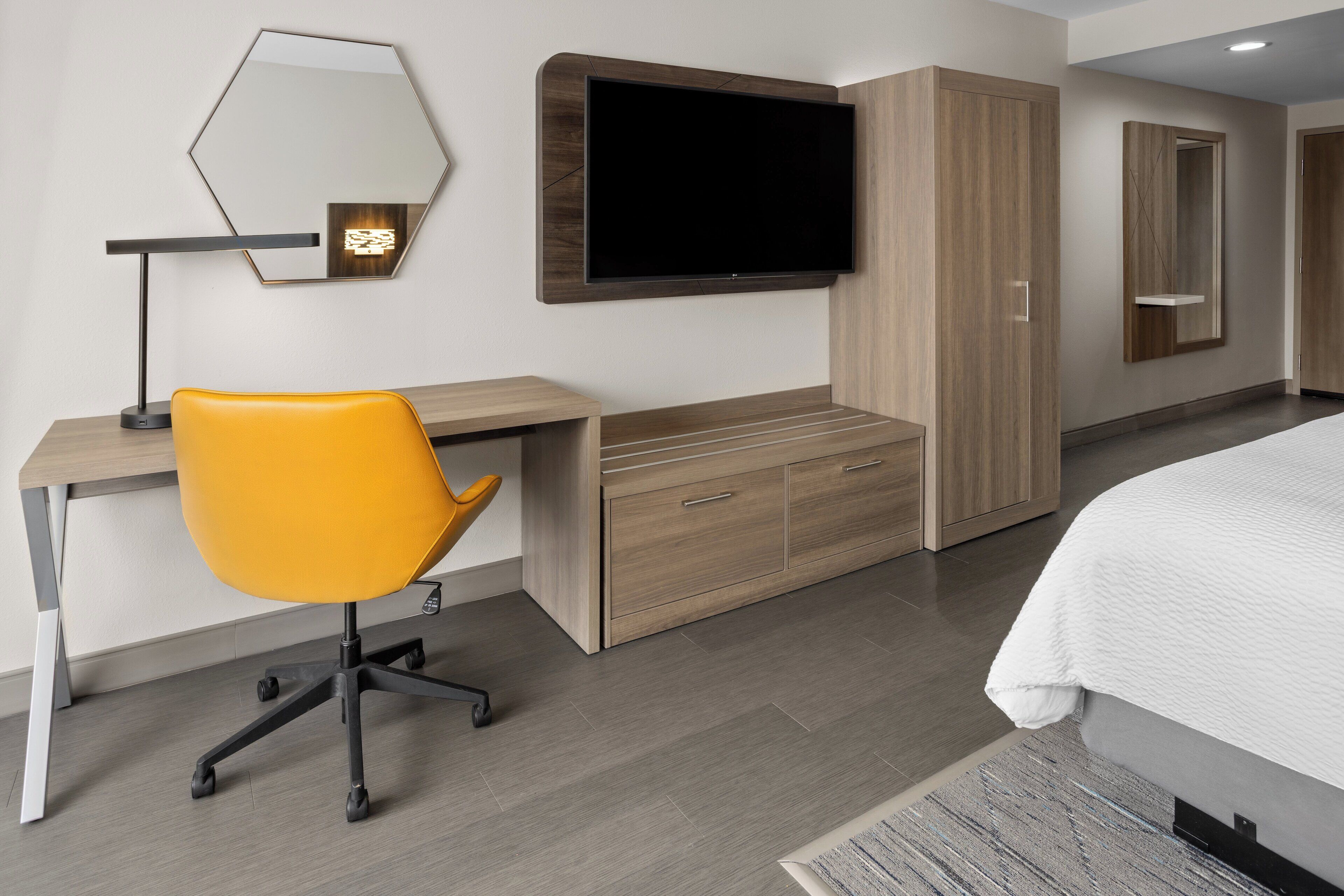 Desk, free WiFi, bed sheets