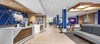 홀리데이 인 익스프레스 & 스위트 마리넷 바이 IHG