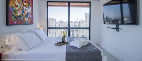 Apartment | 1 bedroom, in-room safe, iron/ironing board, free WiFi