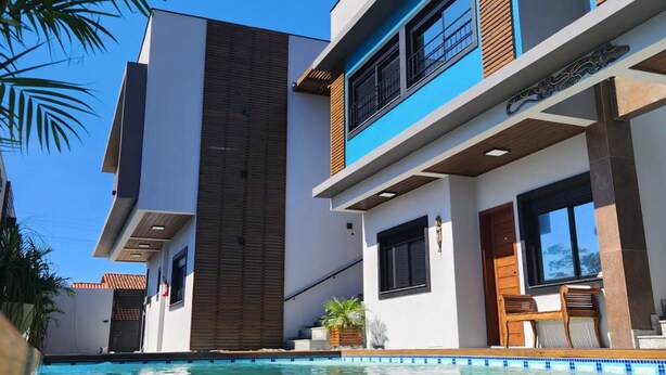 Outdoor pool, open 8:00 AM to 9:30 PM, sun loungers - Apart Cauda da Baleia (Garopaba)