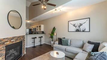 Smart TV, music library