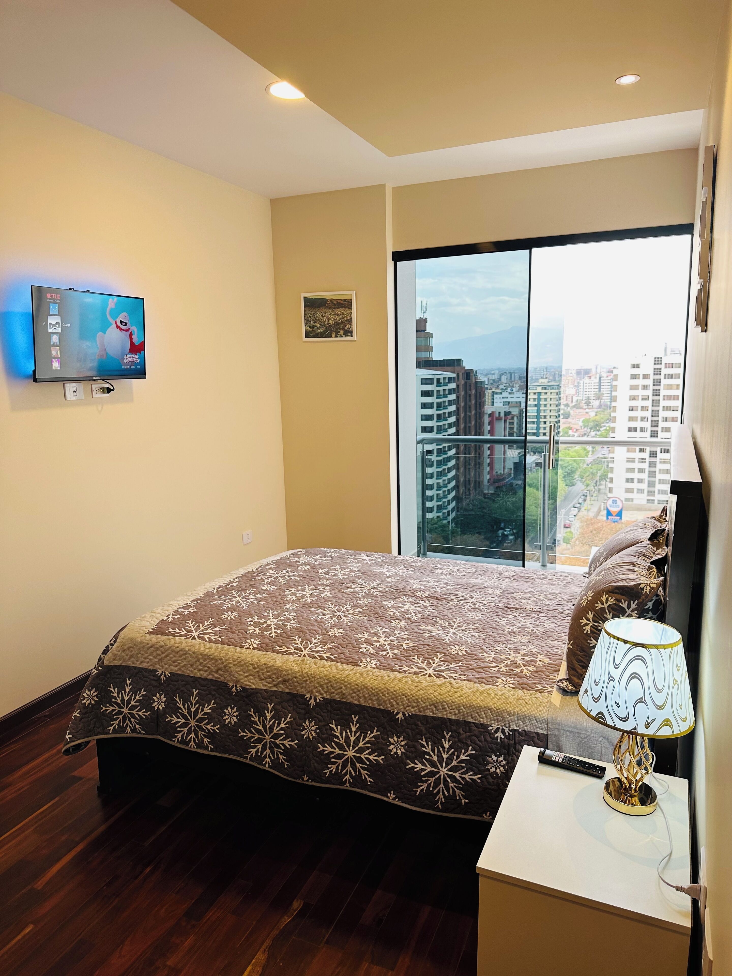 3 bedrooms, WiFi, bed sheets