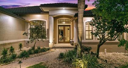 Gorgeous Marco Island Home Just a Few Steps from Mackle Park! Waiting for you!