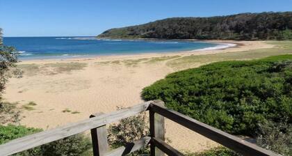 Retro inpsired house just 100m to beach