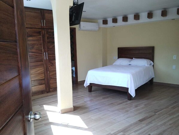 Habitación tradicional, 1 cama Queen size | Wifi gratis y ropa de cama