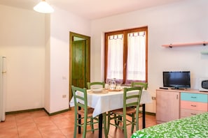 Apartment, Mehrere Schlafzimmer, Balkon | Speisen