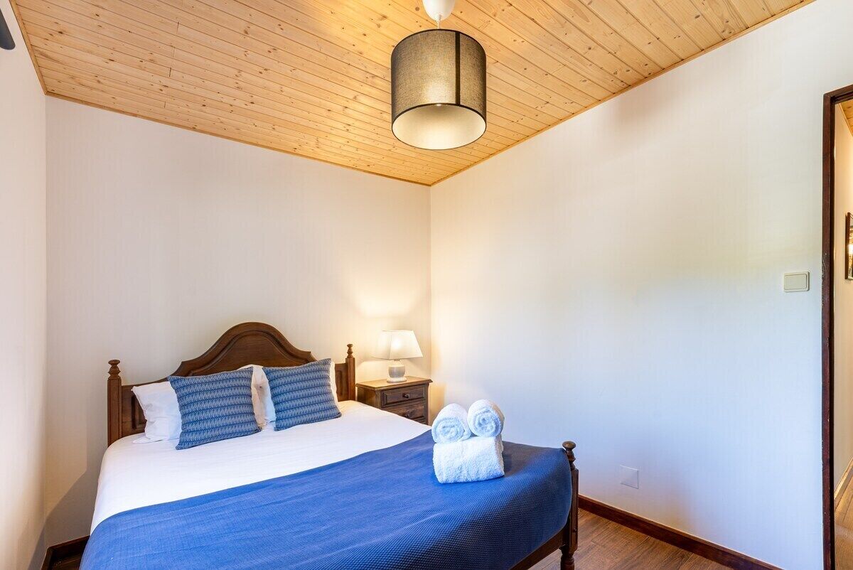 4 dormitorios, tabla de planchar con plancha, Internet y ropa de cama