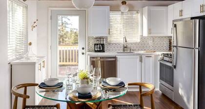 Super Clean Mid-Century Cabin, Walk to Lake, Hot Tub, Village, Hiking, Mtn Bike!