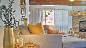 Smart TV, fireplace, DVD player, books